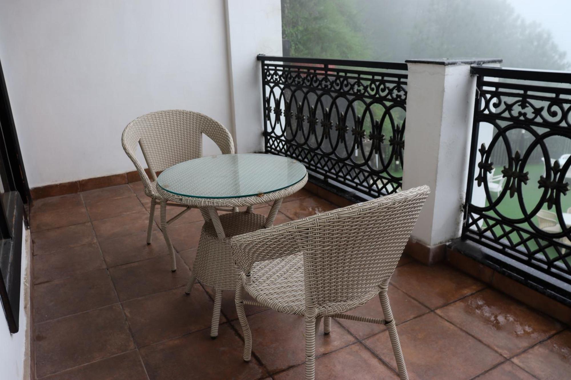 Hotel Rosetum Kasauli Extérieur photo